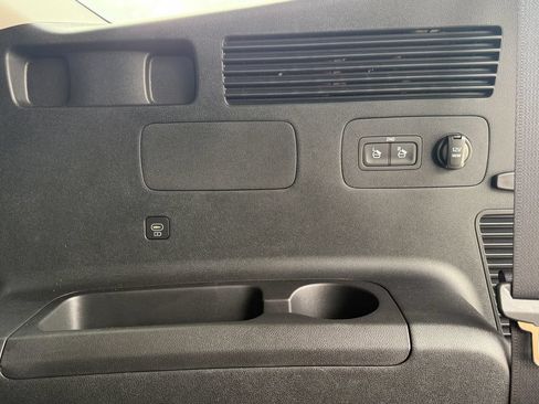 Used 2024 Kia Sorento S FWD image 34