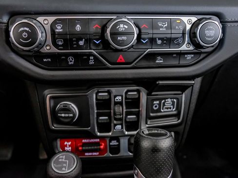 Used 2024 Jeep Gladiator Mojave w/ Convenience Group AWD/4WD image 26