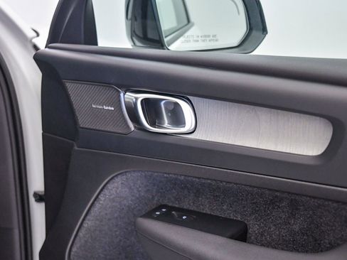 New 2026 Volvo XC40 B5 Ultra w/ Climate Package image 18