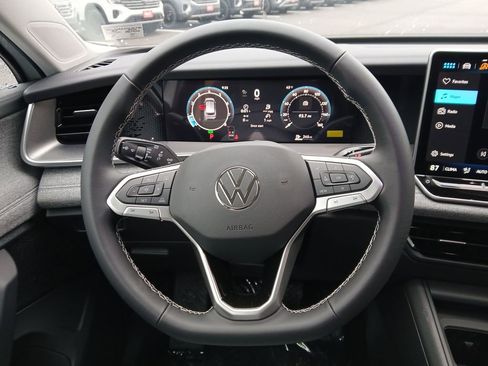 New 2026 Volkswagen Tiguan S image 14