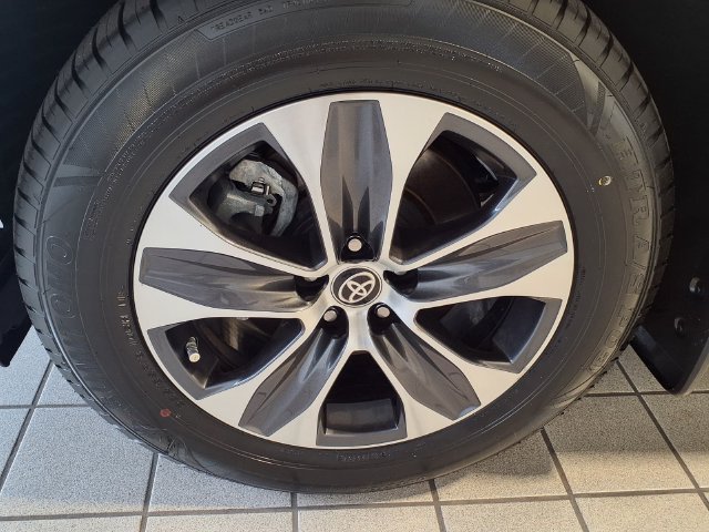 Used 2024 Toyota Highlander XLE FWD image 5