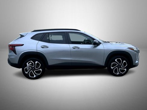 New 2025 Chevrolet Trax RS w/ Sunroof Package image 4