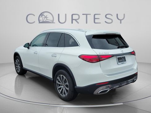 Certified 2026 Mercedes-Benz GLC 300 image 2