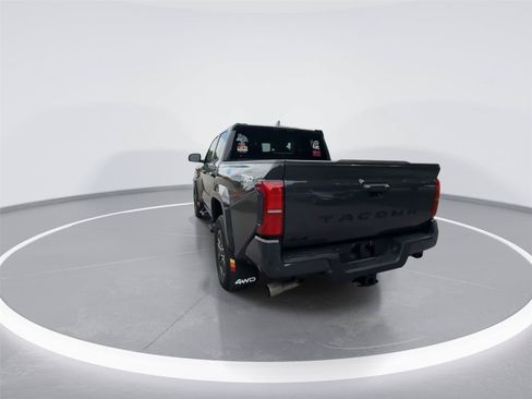 Used 2025 Toyota Tacoma TRD Sport w/ TRD Sport Upgrade Package AWD/4WD image 6
