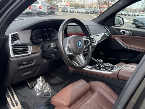 Used 2023 BMW X5 xDrive45e w/ Executive Package image 12