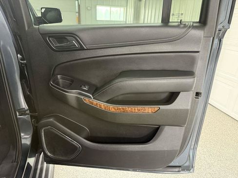 Used 2020 Chevrolet Suburban Premier AWD/4WD image 45