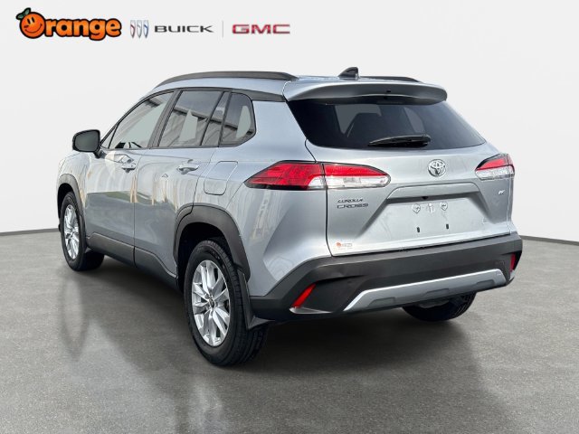Used 2025 Toyota Corolla Cross LE FWD image 5