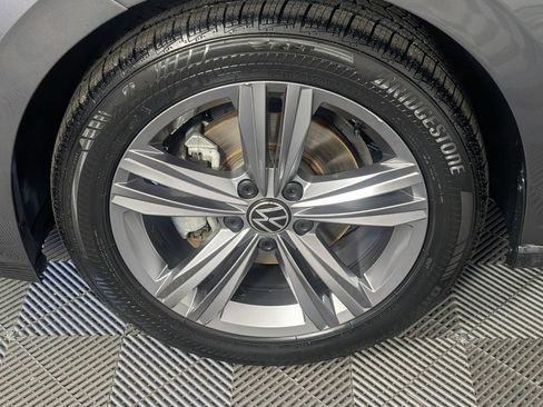 Used 2024 Volkswagen Jetta SE FWD image 8