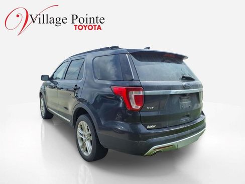 Used 2016 Ford Explorer XLT w/ Equipment Group 202A AWD/4WD image 2