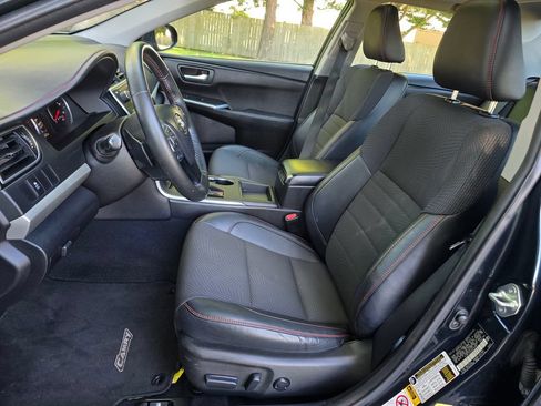 Used 2016 Toyota Camry SE w/ Moonroof Package FWD image 26