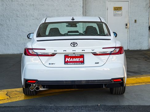 New 2026 Toyota Camry Hybrid FWD image 6