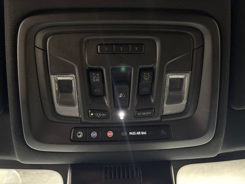 Used 2024 Chevrolet Silverado 2500 High Country w/ High Country Premium Package AWD/4WD image 29