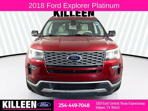 Used 2018 Ford Explorer Platinum image 2