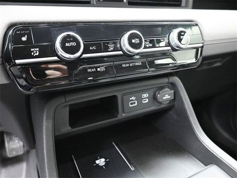 Used 2023 Honda Pilot EX-L image 24