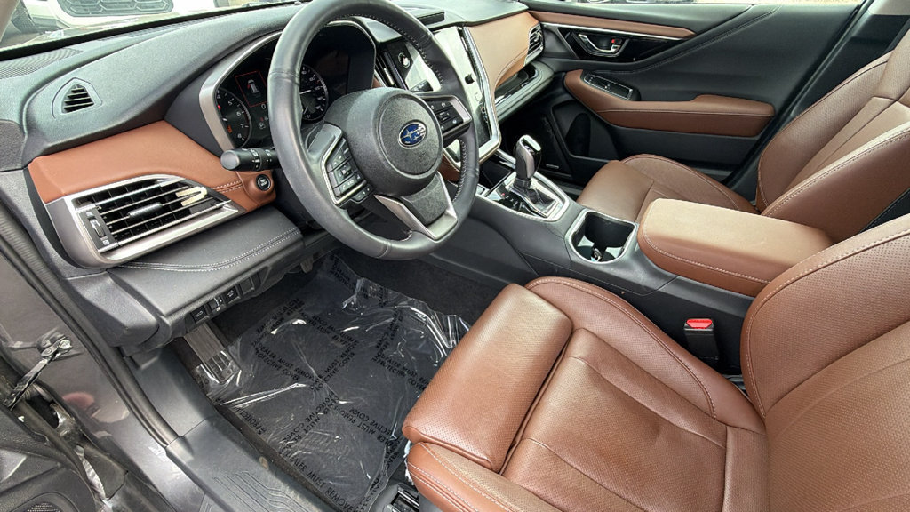 Used 2025 Subaru Outback Touring AWD/4WD image 10