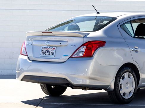 Used 2016 Nissan Versa SV image 11