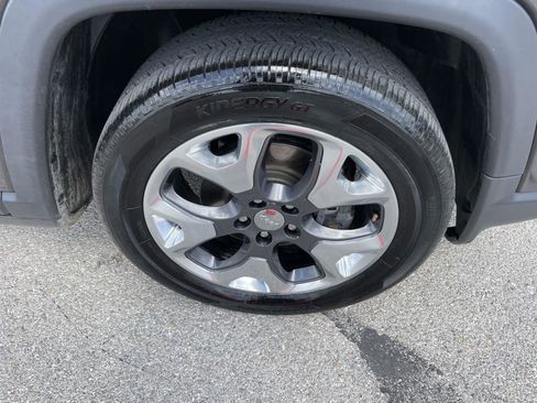 Used 2020 Jeep Compass Limited image 32