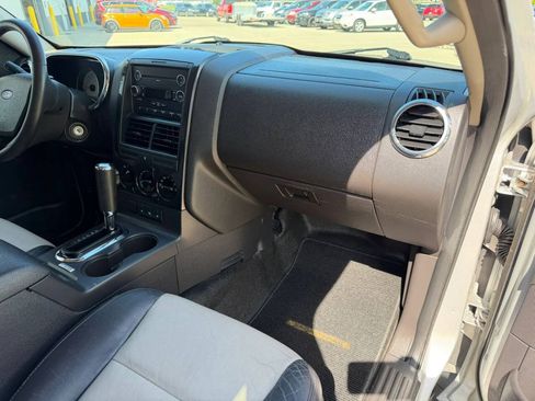Used 2009 Ford Explorer Sport Trac Limited RWD image 20
