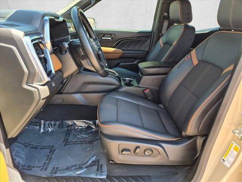 Used 2024 GMC Canyon AT4 w/ Technology Package AWD/4WD image 15