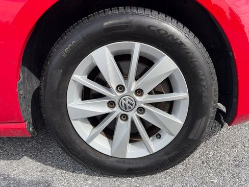 Used 2016 Volkswagen Golf S FWD image 28