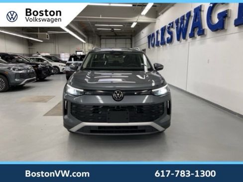 New 2026 Volkswagen Tiguan SE image 6