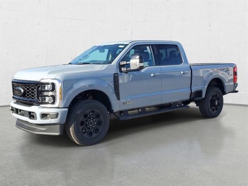 New 2026 Ford F250 Lariat w/ Black Appearance Package image 4