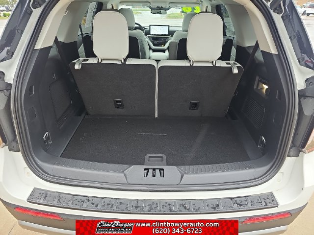 Used 2026 Ford Explorer Platinum w/ LUX Leather Package AWD/4WD image 23