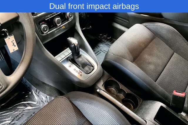 Used 2011 Volkswagen Golf 4-Door FWD image 18