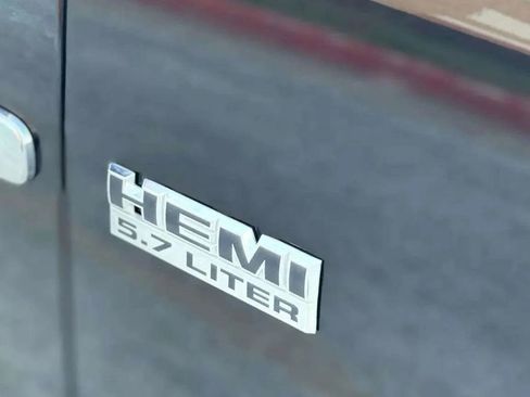 Used 2011 RAM 1500 Big Horn image 33