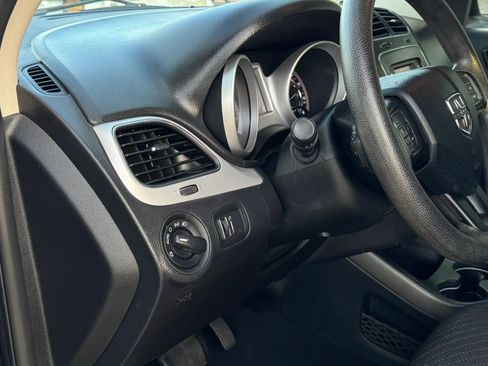 Used 2017 Dodge Journey SE FWD image 32