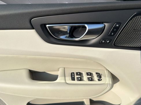 New 2026 Volvo XC60 B5 Ultra w/ Climate Package AWD/4WD image 12