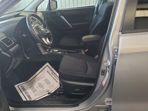 Used 2017 Subaru Forester 2.5i Premium w/ All-Weather Package AWD/4WD image 10