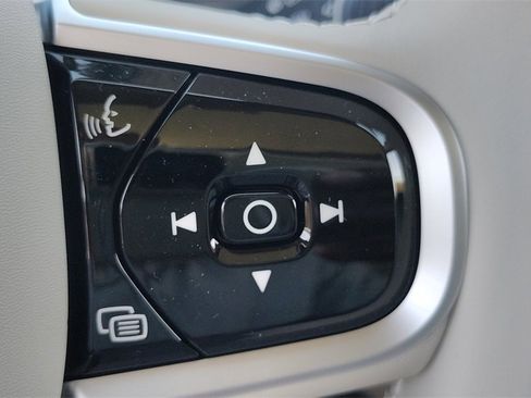 New 2026 Volvo XC90 B6 Ultra image 16