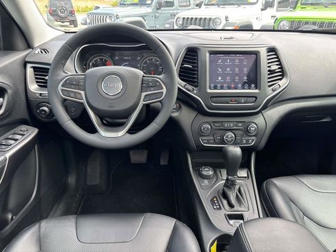 Certified 2022 Jeep Cherokee Latitude Lux w/ Sun & Sound Group AWD/4WD image 12
