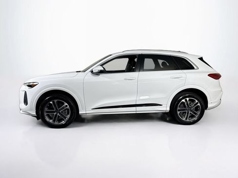 Used 2025 Audi Q5 Premium w/ Convenience Package AWD/4WD image 2