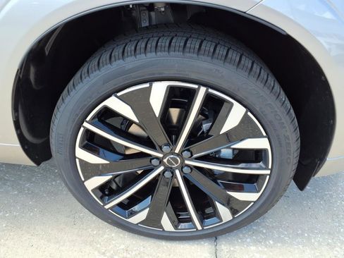 New 2026 Volvo XC60 B5 Ultra w/ Protection Package Premier image 9