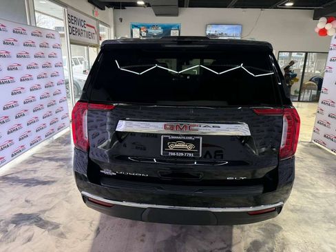 Used 2024 GMC Yukon XL SLT w/ SLT Luxury Package image 14