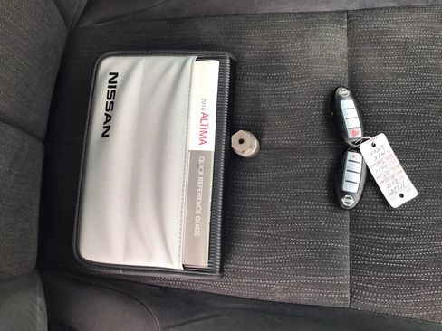 Used 2010 Nissan Altima 2.5 S FWD image 37