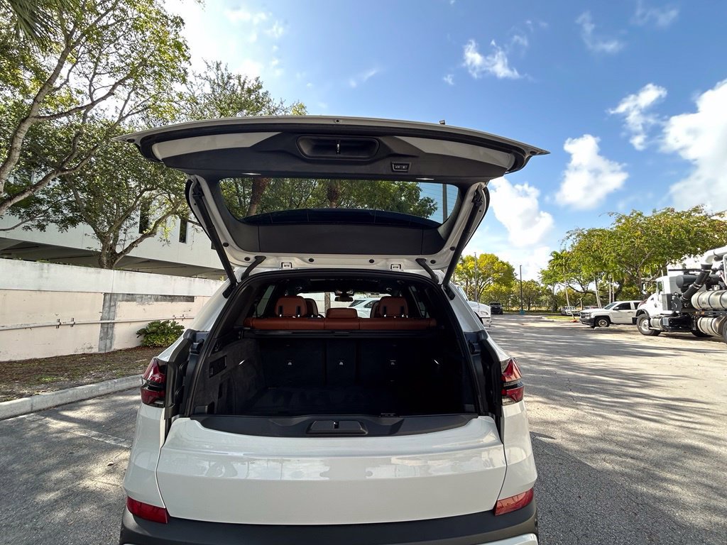 Used 2025 BMW X5 xDrive50e AWD/4WD image 41