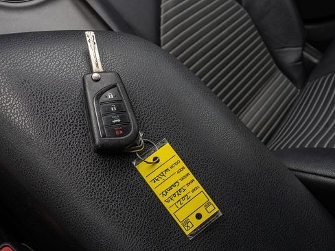 Used 2021 Toyota Camry SE FWD image 31