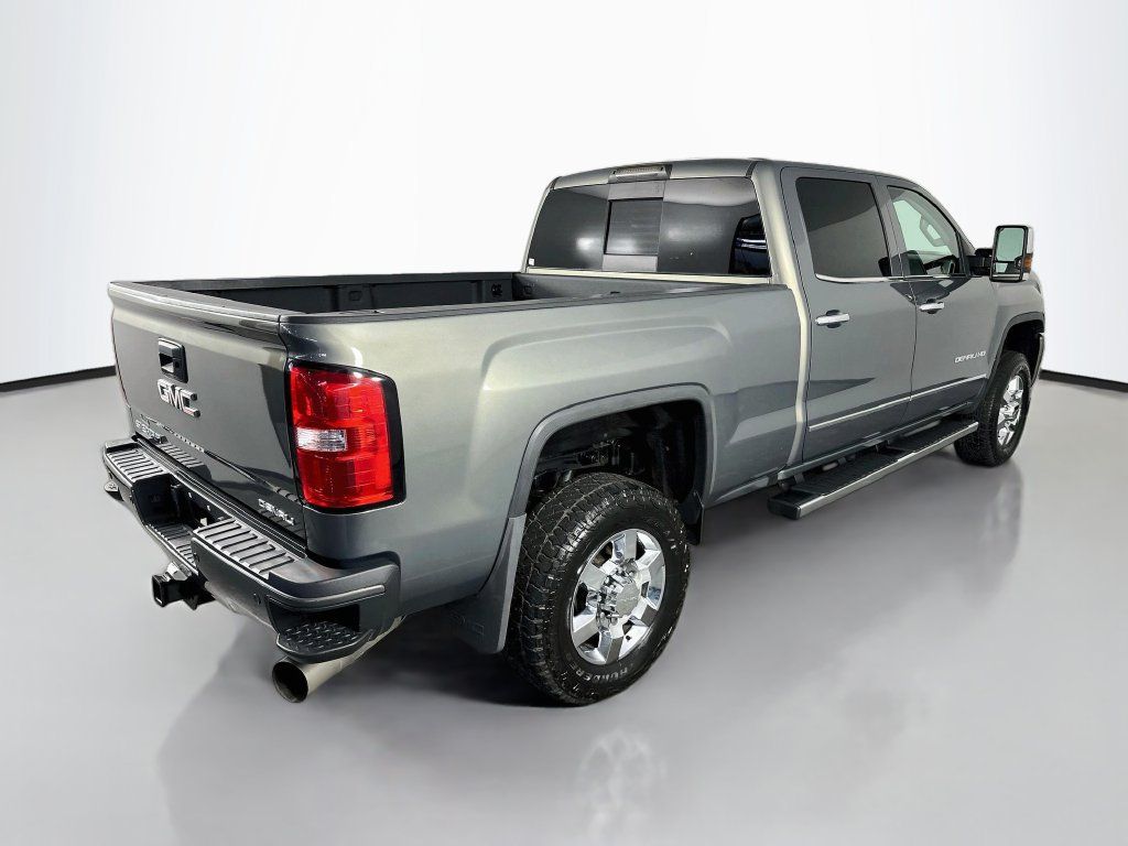 Used 2018 GMC Sierra 3500 Denali w/ Duramax Plus Package AWD/4WD image 7