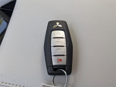 New 2025 Mitsubishi Outlander SEL image 31