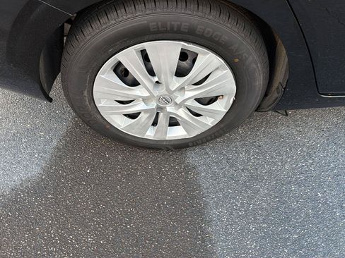 Used 2024 Nissan Sentra S FWD image 37