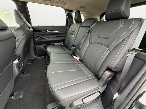 Certified 2025 INFINITI QX60 Pure image 11