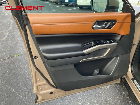 Used 2023 Nissan Pathfinder Platinum AWD/4WD image 22