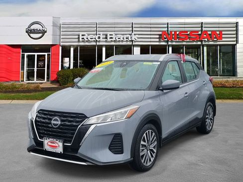 Used 2023 Nissan Kicks SV FWD image 2