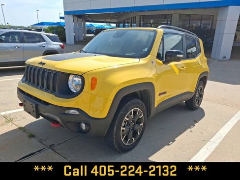 Used 2023 Jeep Renegade Trailhawk AWD/4WD image 2