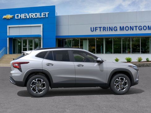 New 2026 Chevrolet Trax LT w/ Driver Confidence Package image 5