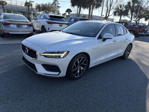 Used 2020 Volvo S60 T5 Momentum w/ Protection Package Premier image 8