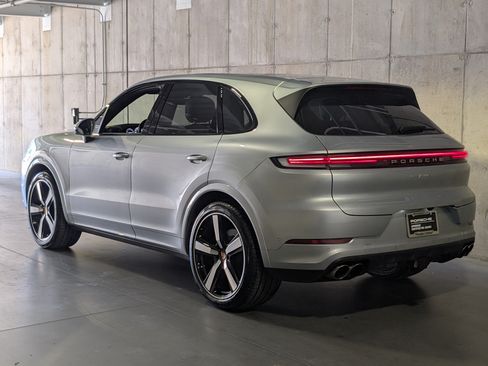 Certified 2025 Porsche Cayenne S AWD/4WD image 42